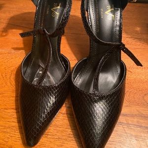 Size 7.5 Elegant Black Versace Heels
